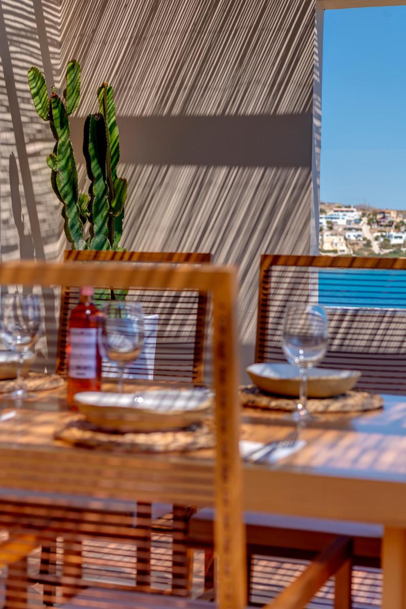 Vári Lalari Beach Suites מראה חיצוני תמונה