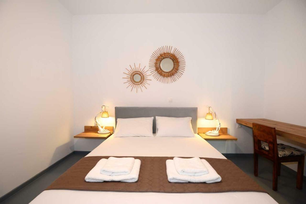 Vári Lalari Beach Suites מראה חיצוני תמונה